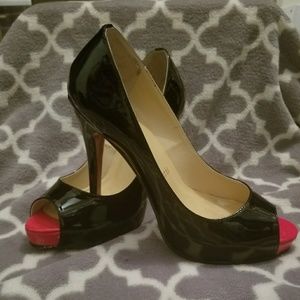 Black heels with red bottom